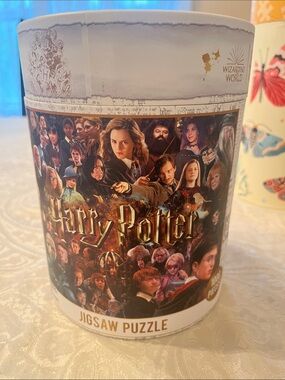 Warner Bros. Harry Potter Multi-Color Character Collage Puzzle (White) 1000 piec